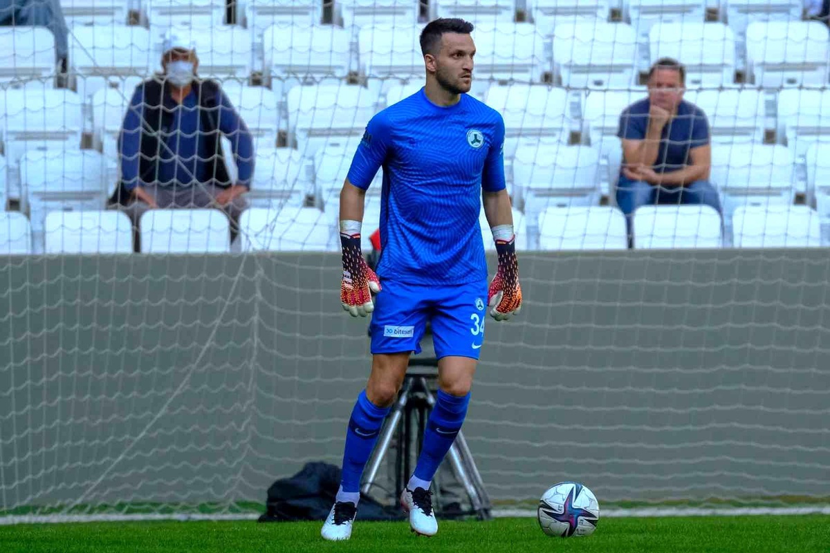 Muslera sakatlandı, gözler Okan\'a çevrildi