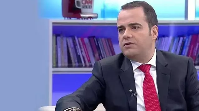 Özgür Demirtaş'ın faiz yorumu sosyal medyada gündem oldu: Bütün dünya akılsız sadece biz mi akıllıyız? Özgür Demirtaş'ın faiz yorumu sosyal medyada gündem oldu: Bütün dünya akılsız sadece biz mi akıllıyız?