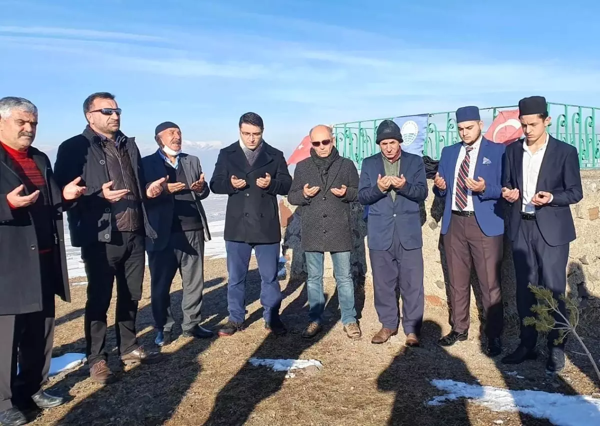 Pir Ali Baba'nın kabri başında bir anma programı düzenledi