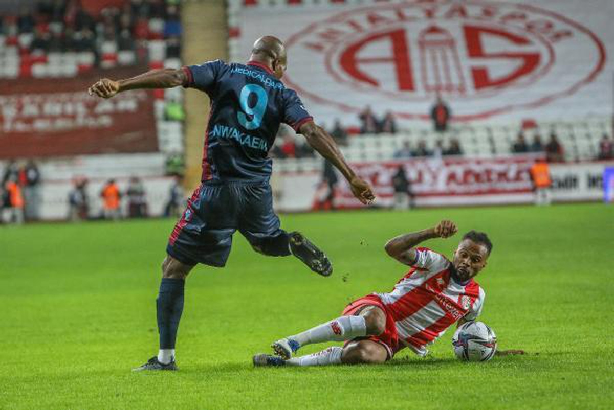 Trabzonspor\'a Nwakaeme\'den kötü haber