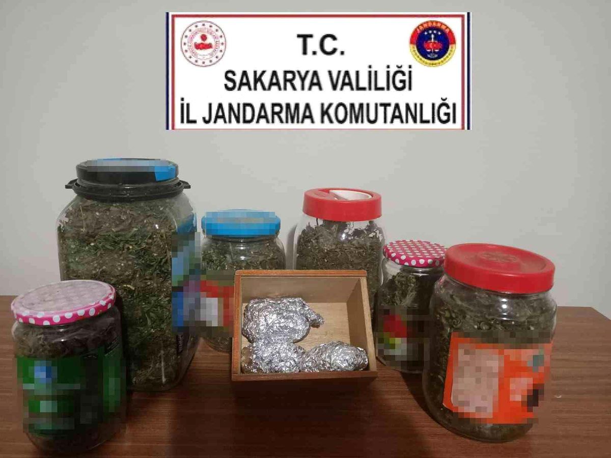 Son dakika 3. sayfa: Uyuşturucu tacirlerine jandarma engeli: 2 gözaltı