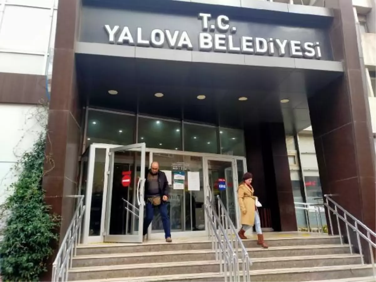 Yalova Belediyesi\'ndeki \'zimmet\' davasında yeni bilirkişi raporu hazırlanacak