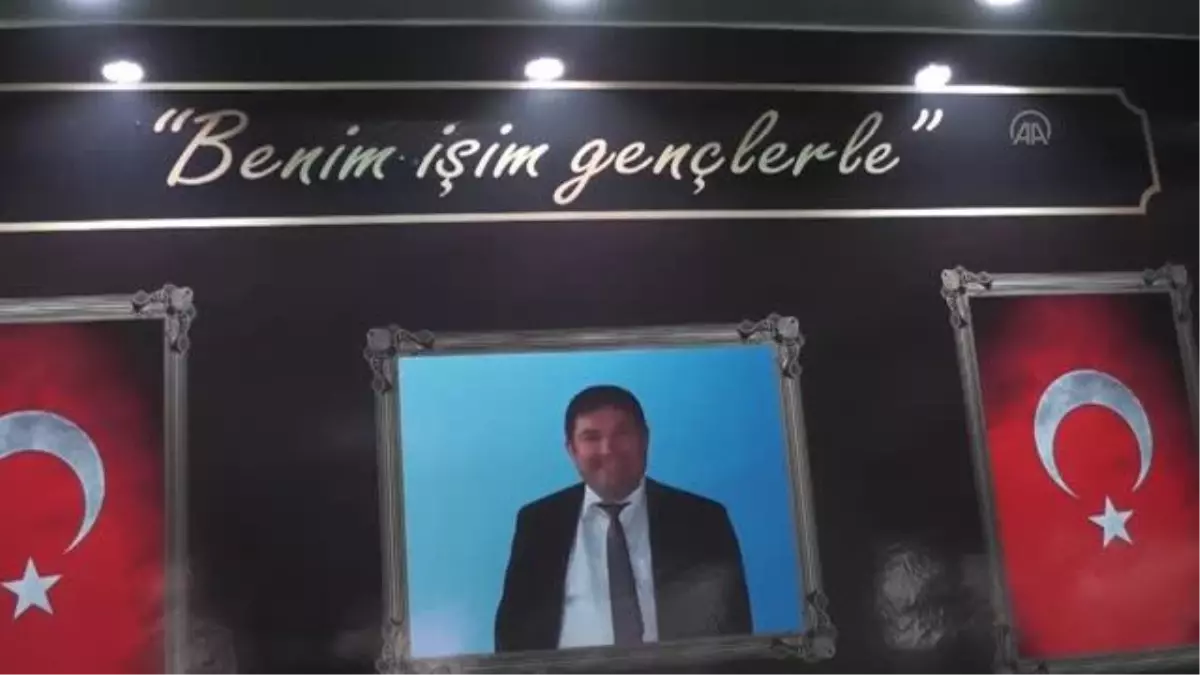 3 yıl önce öldürülen okul müdürü için anma töreni düzenlendi