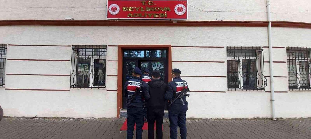 30 bin lira değerinde kablo çalan 6 kişiden 3\'ü yakalandı