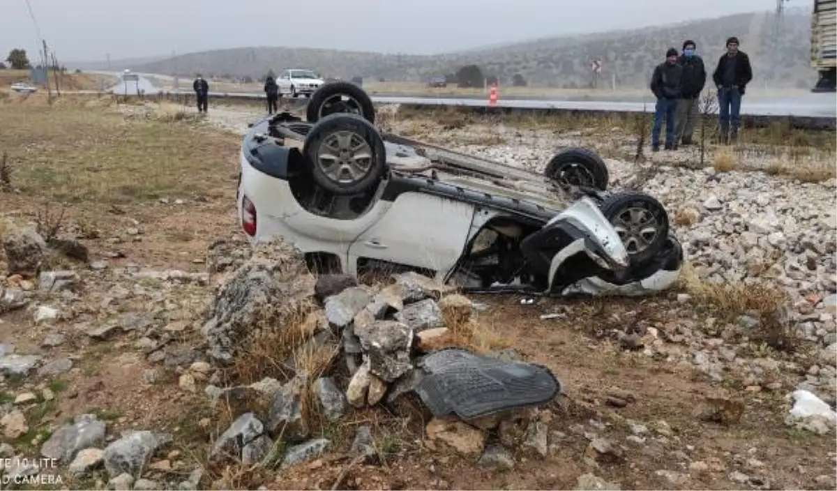 Son dakika haber | Afyonkarahisar'da takla atan otomobil ters döndü; sürücü öldü, eşi yaralı