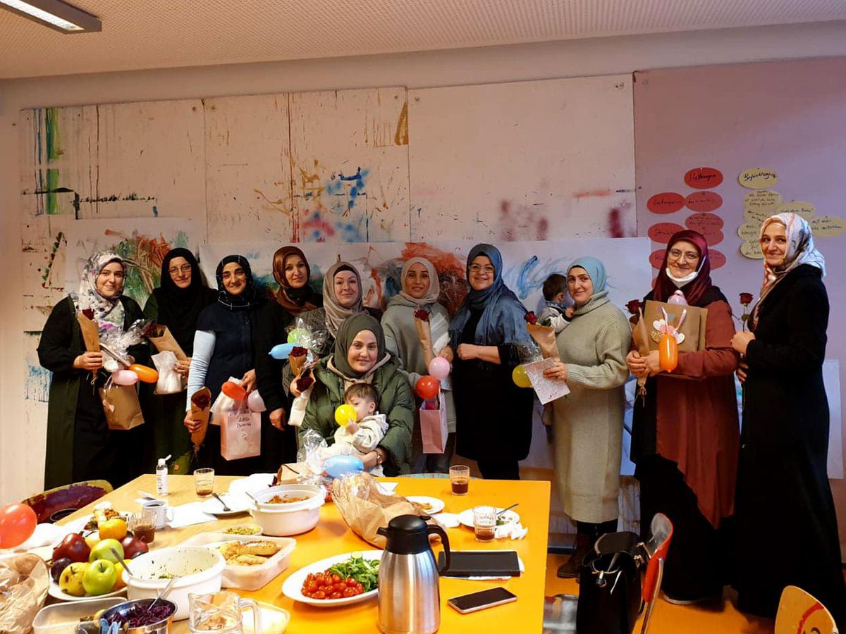 Almanya\'daki camilerde "Dünya Engelliler Günü" nedeniyle çeşitli etkinlikler düzenlendi