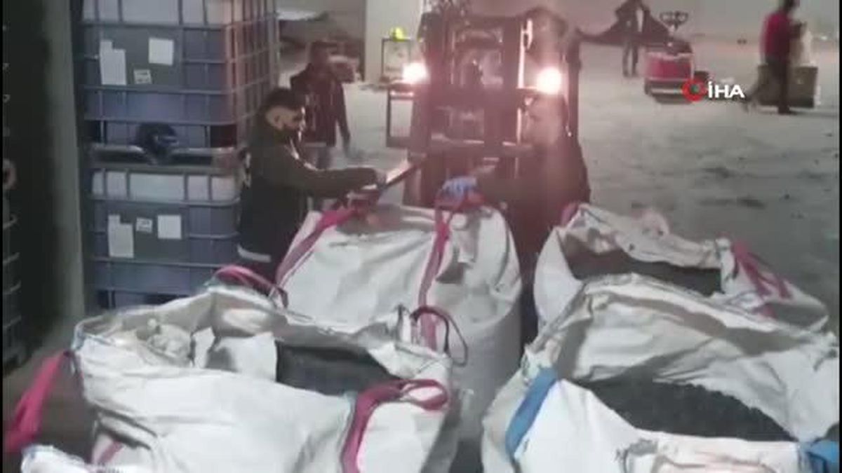 Çuvalların içinden kilolarca uyuşturucu çıktı