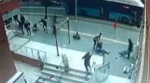 Son dakika haber: Diyarbakır'da 1 kişinin öldüğü, adliye çıkışı silahlı kavgaya 15 gözaltı