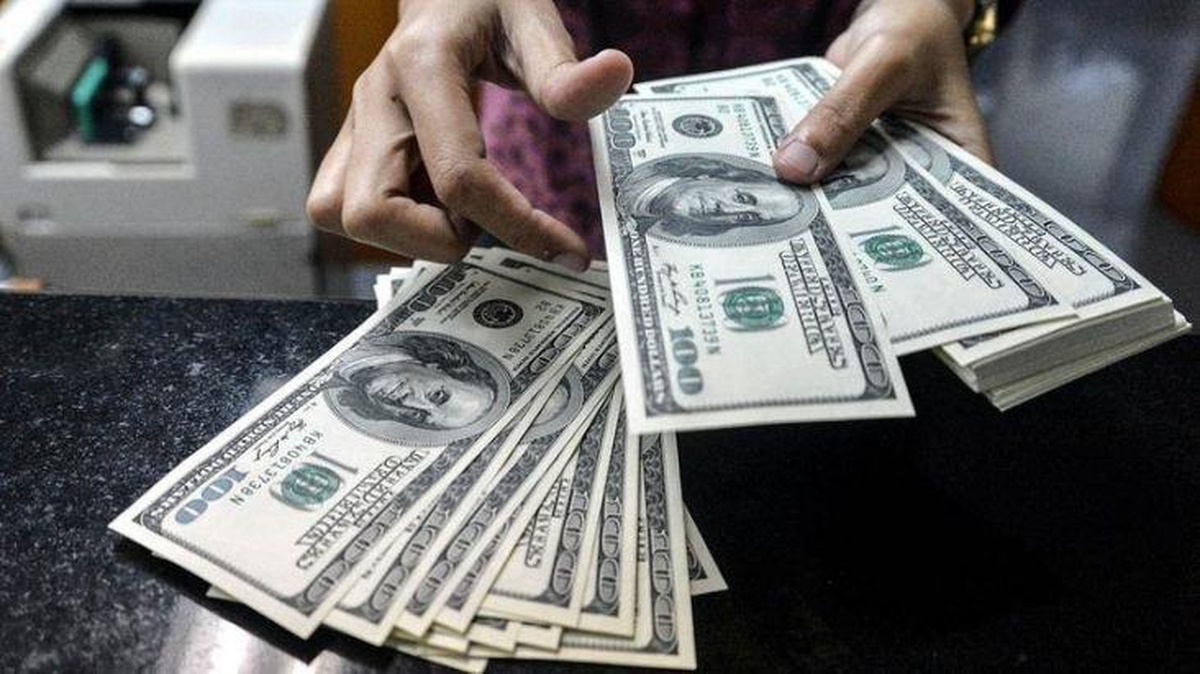 Dolar 15\'i zorluyor! Şimdiye kadarki en yüksek seviyede!