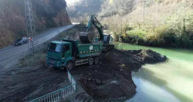 Giresun'un Batlama Deresi'nde taşkın riskine karşı çalışma yapılıyor