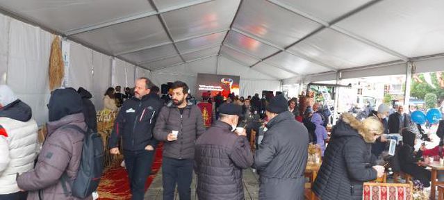 Dünya Çay Günü'nde vatandaşlara 73 çeşit çay ikram edildi