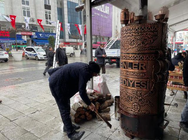 Dünya Çay Günü'nde vatandaşlara 73 çeşit çay ikram edildi