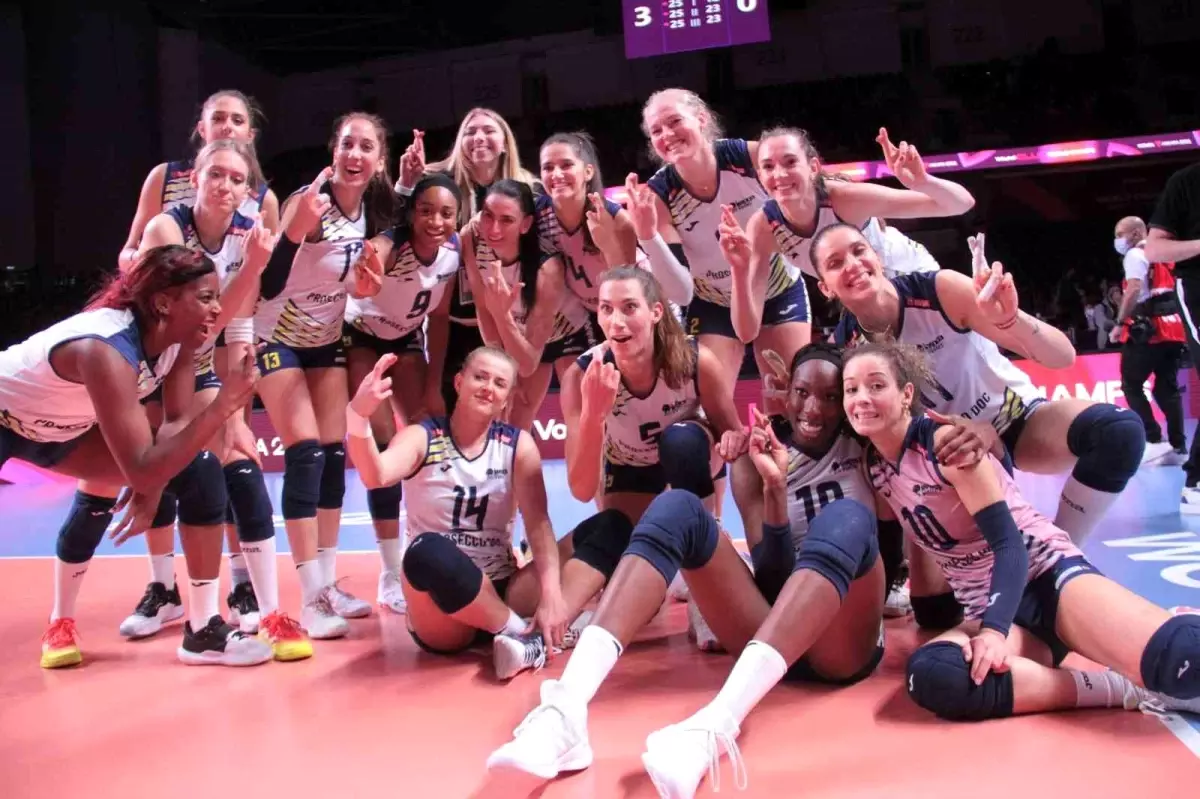 Dünya FIVB Kadınlar Dünya Kulüpler Şampiyonası: Imoco Volley: 3 - Fenerbahçe Opet: 0