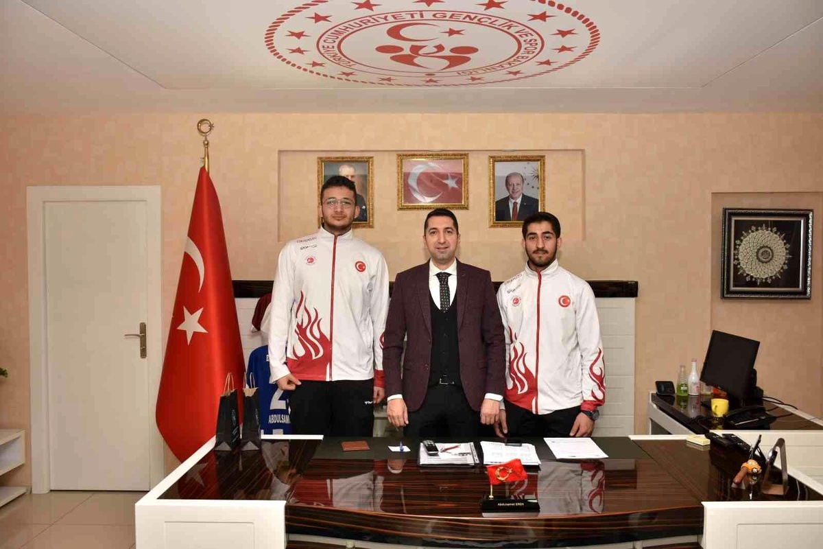 Elazığlı sporcular, Karadağ\'dan madalyayla döndü