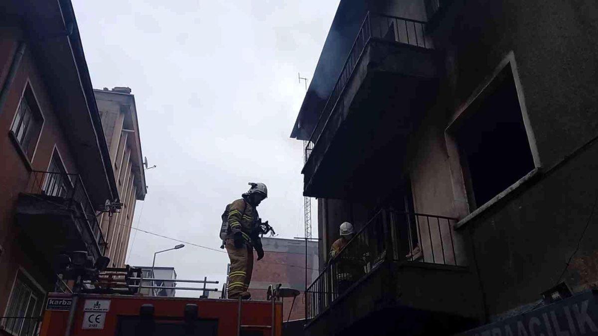 Son dakika haberi... Evi yaktı, oturup bali çekti, itfaiyecileri görünce kayıplara karıştı