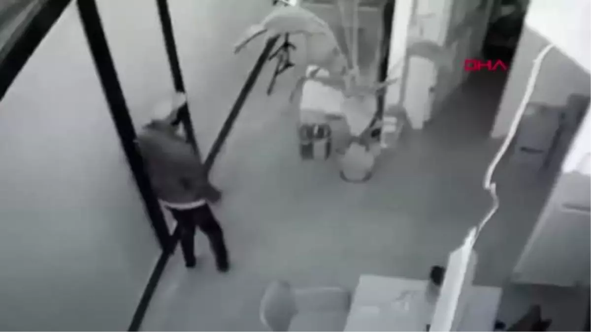  GİTAR, MAKTAP, MOTOSİKLET... KADIKÖY\'DE NE BULURSA ÇALAN HIRSIZ YAKALANDI