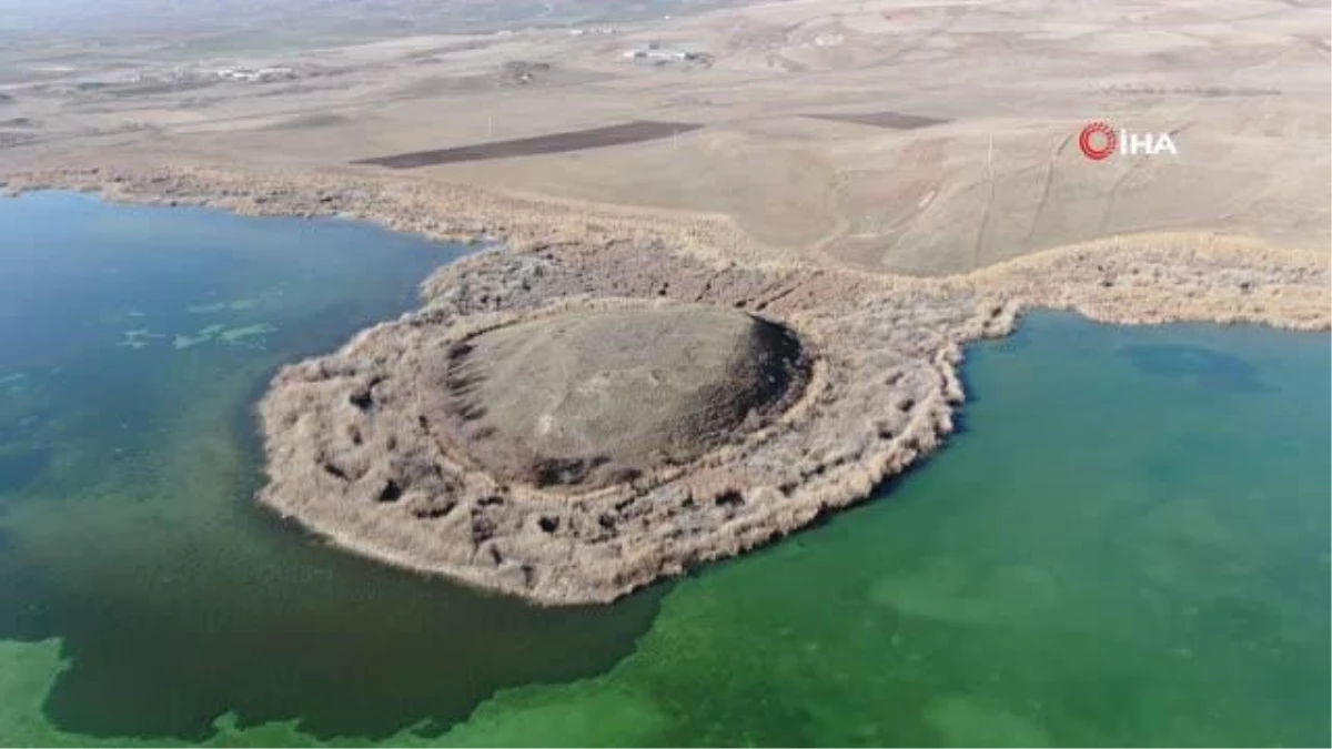 Göl evi yerleşim tarzının Türkiye\'deki tek örneği Pılır Höyüğü izinsiz kazılar sonucu talan edildi