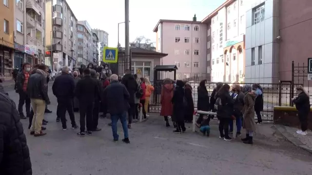 İlkokul öğretmeni hakkındaki taciz iddiası velileri ayağa kaldırdı! 'Tayt giyin gelin' demiş