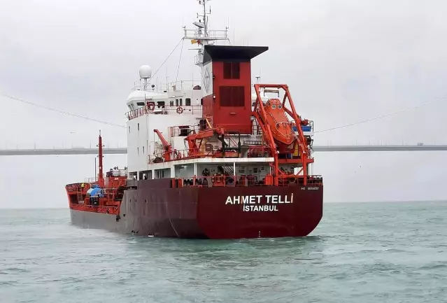 İstanbul Boğazı'nda gemi trafiği, tankerin arızasının giderilmesiyle açıldı