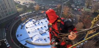 Son dakika haberleri | İtalya'da süper kahraman kostümü giyen gönüllüler hasta çocukları sevindirdi