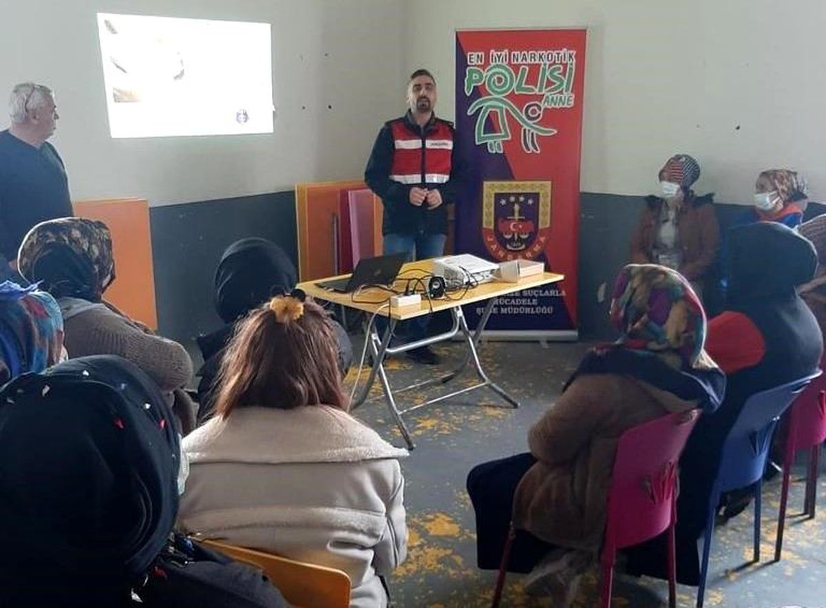 Jandarmadan kadınlara narkotik eğitimi
