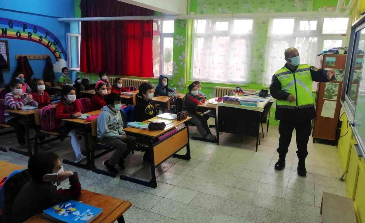 Jandarmadan okul servis araçlarına denetim