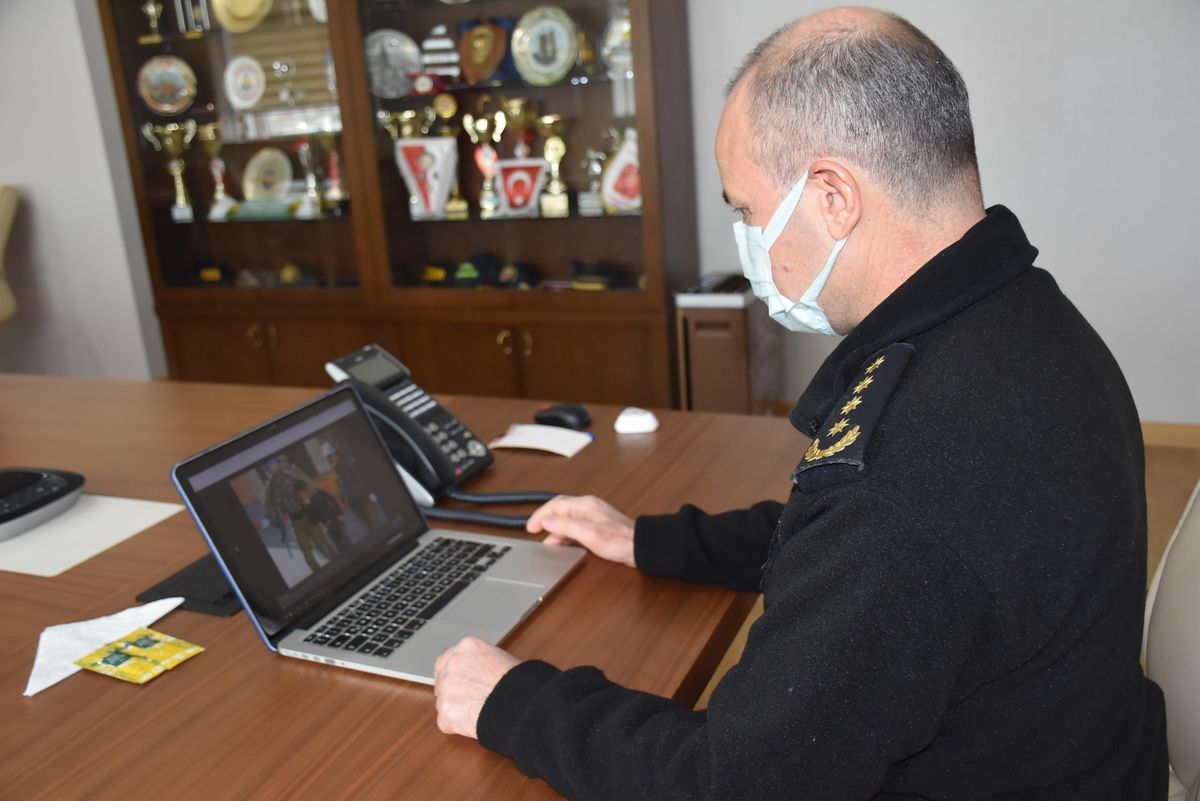 Kars Emniyet Müdürü Sağdıç AA\'nın "Yılın Fotoğrafları" oylamasına katıldı