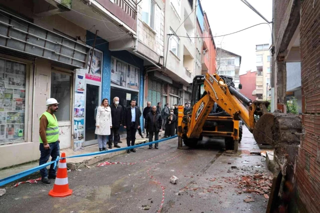 Mehmet Ali Paşa'da anlaşma sağlanan 3 binanın yıkımı gerçekleştirildi