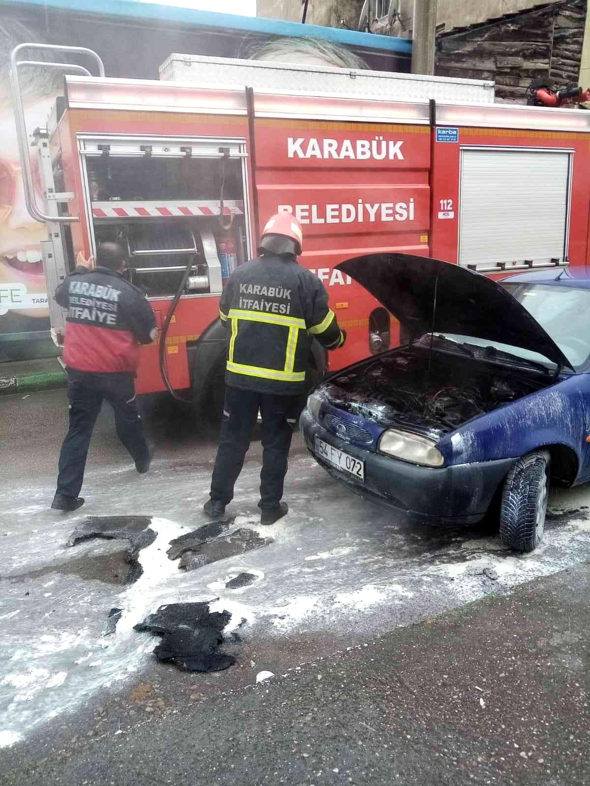 Motoru alev alan otomobilde maddi hasar oluştu