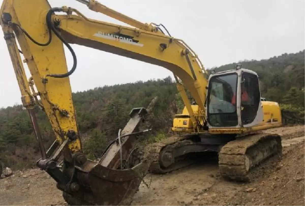 Son dakika haber | Nallıhan'da kepçe ile define kazısına suçüstü: 10 gözaltı