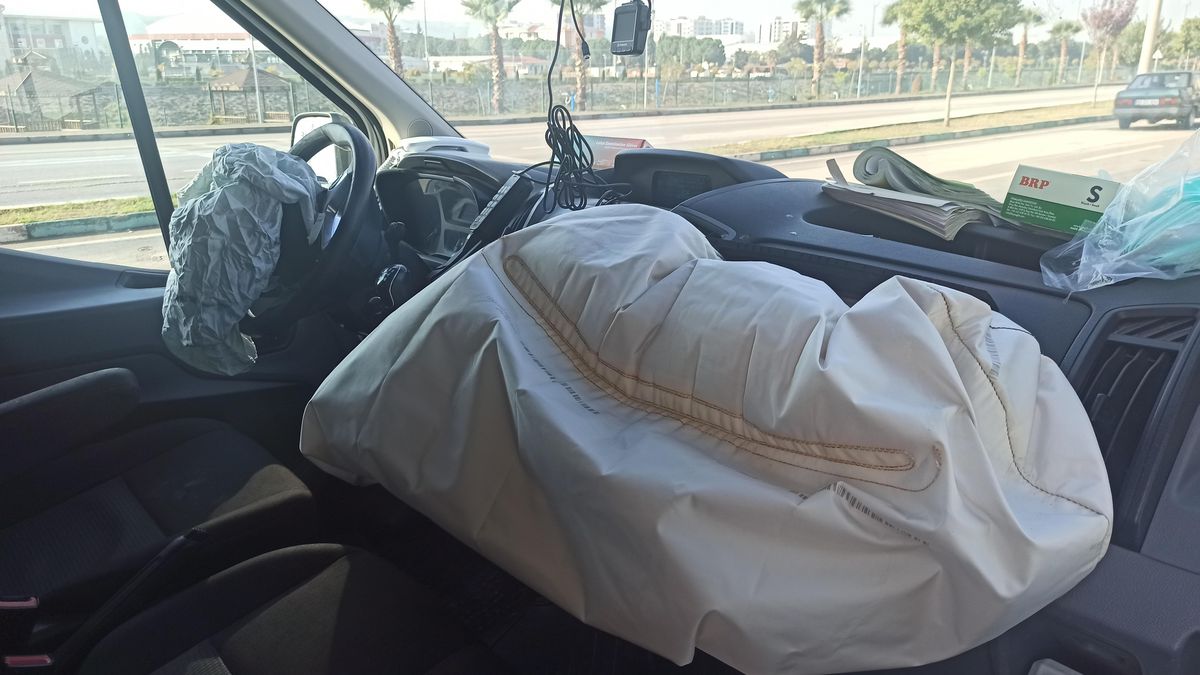 Hasta taşıyan ambulans kaza yaptı