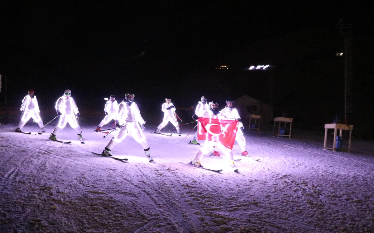 Palandöken\'de turizm sezonu kayak ve dans gösterileri ile başladı