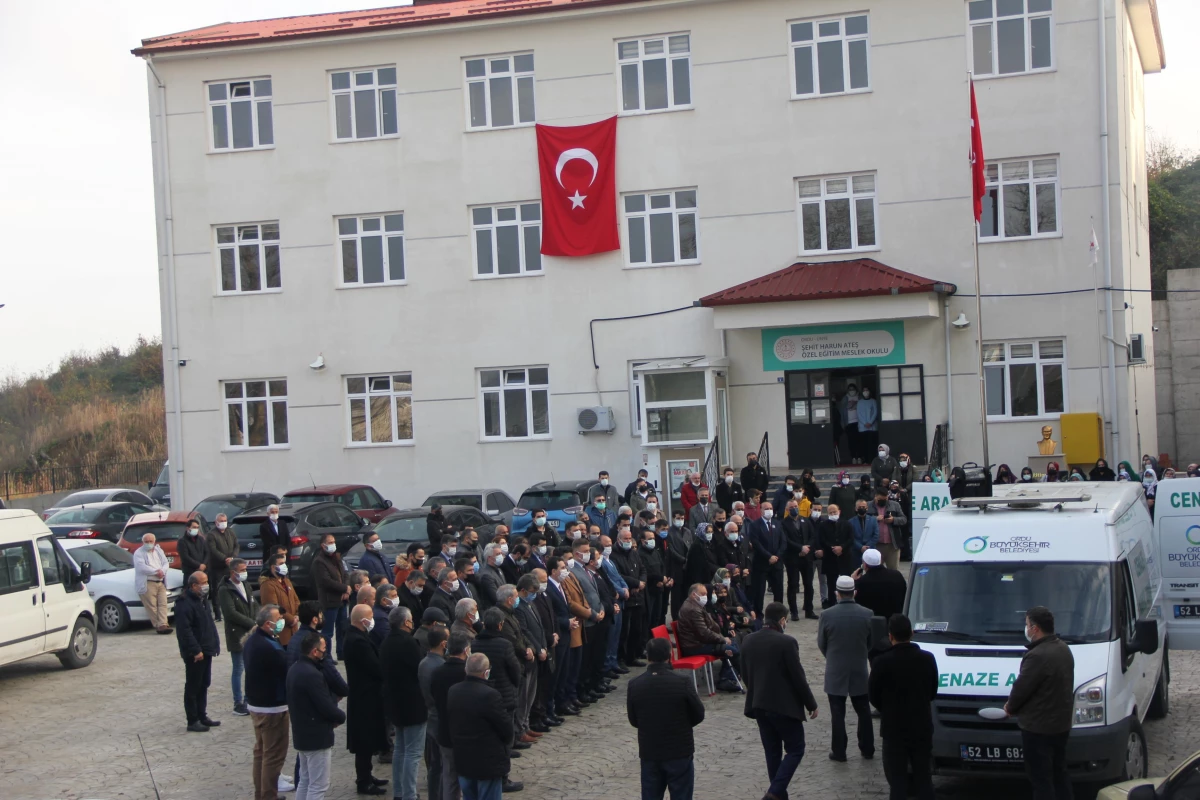 Samsun\'daki kazada hayatını kaybeden öğretmenin cenazesi toprağa verildi