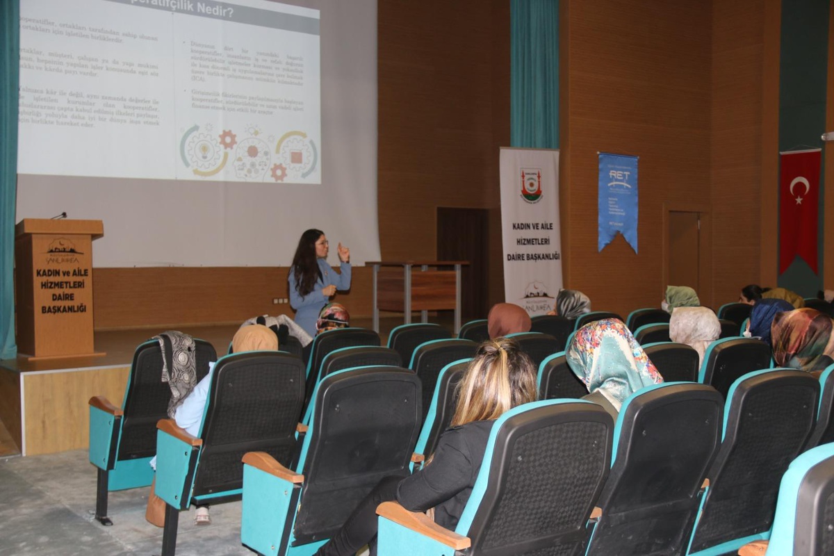 Şanlıurfa Büyükşehir Belediyesi kooperatifçilik eğitimi verdi