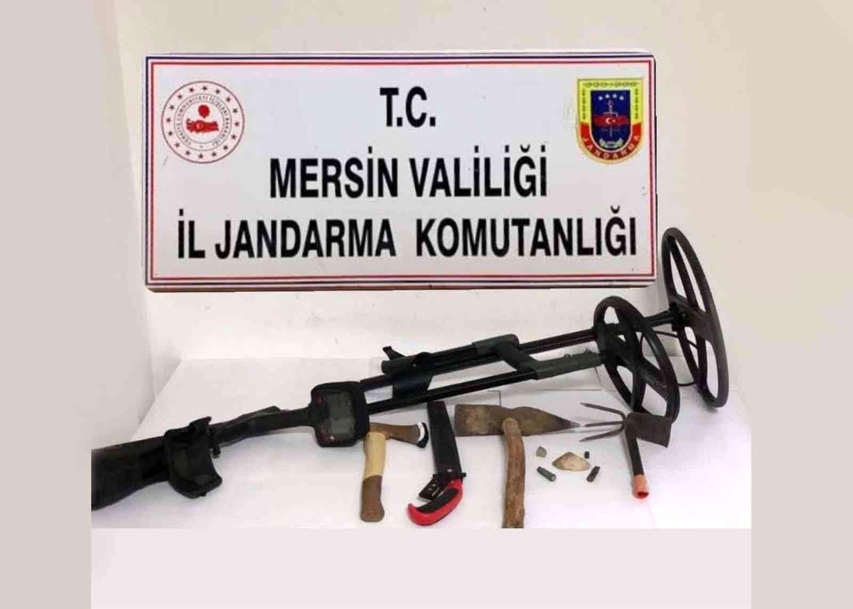 Tarsus\'ta kaçak kazı yapan 2 kişi suçüstü yakalandı