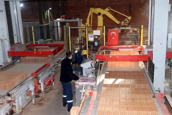 Tekirdağ'dan Bulgaristan'a 1 milyon euro'luk tuğla ihracatı