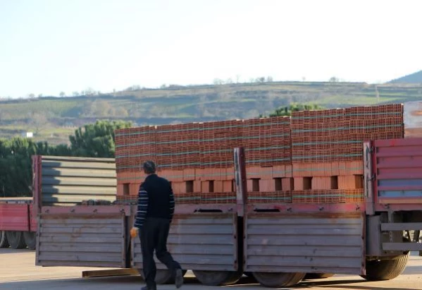 Tekirdağ'dan Bulgaristan'a 1 milyon euro'luk tuğla ihracatı