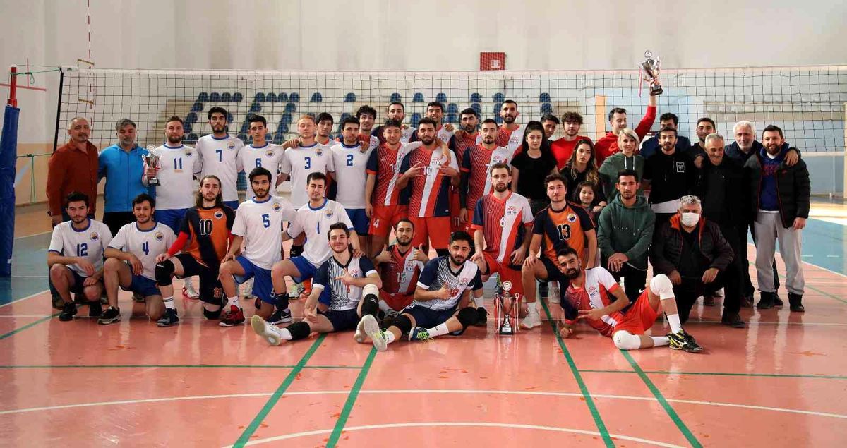 Son dakika haber: TOGÜ voleybol takımı 1'nci lige yükseldi