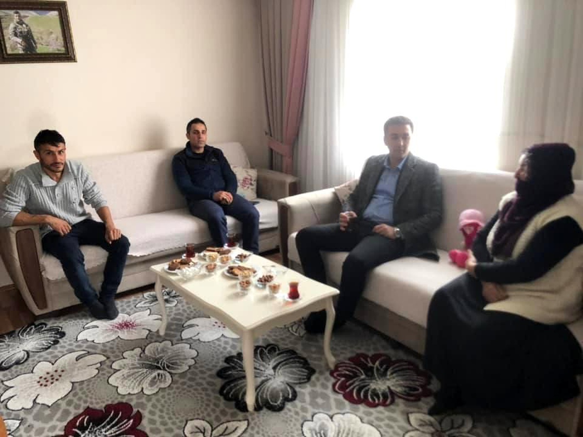 Yedisu Kaymakamı Mehmet Kaya, şehit yakınlarıyla bir araya geldi