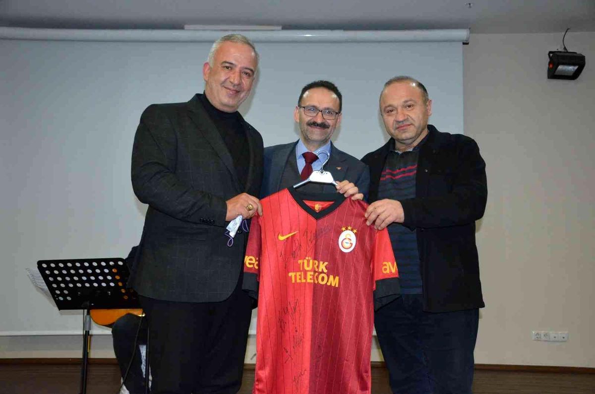 15 bin TL\'ye gelir elde eden imzalı Galatasaray forması Duru bebeğin kampanyasında kullanılacak