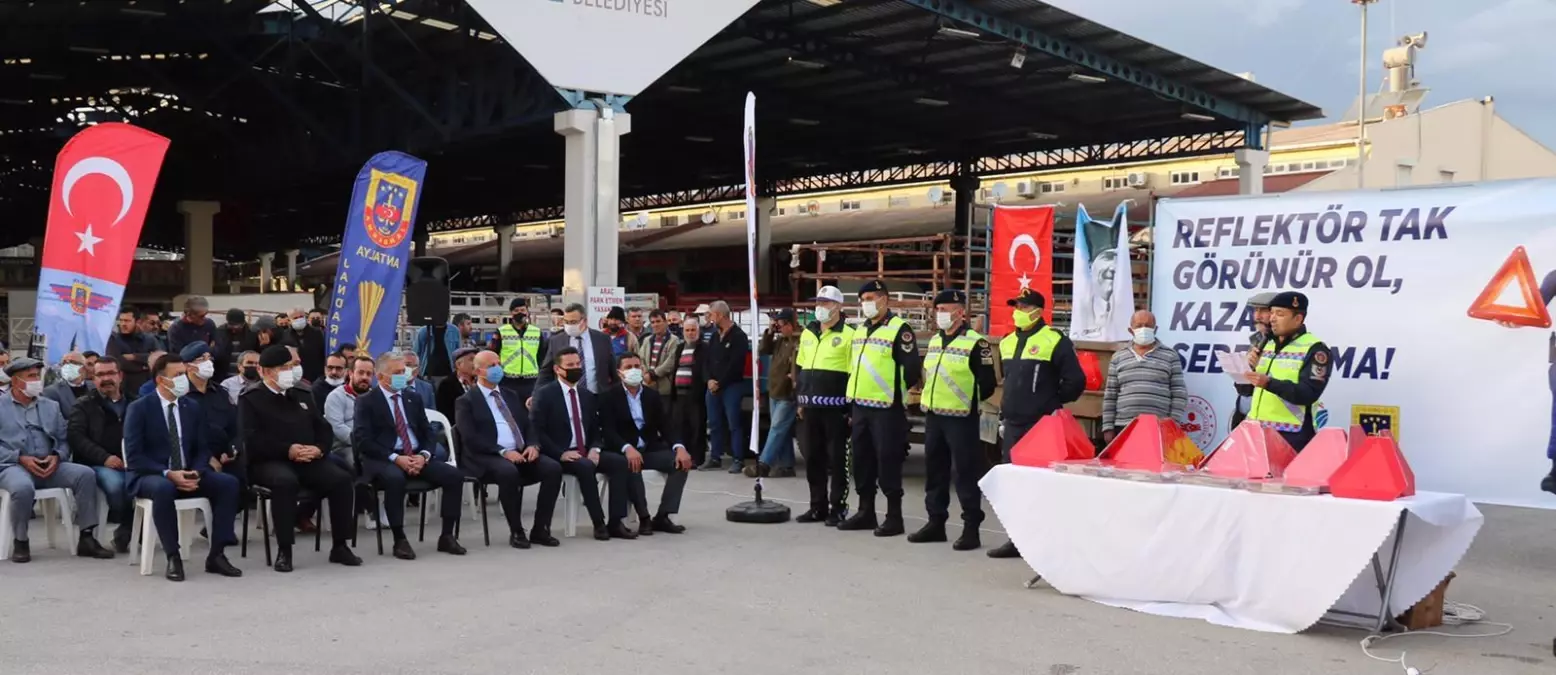 Antalya\'da traktör kazalarının önlenmesi için yaklaşık 3 bin reflektör dağıtıldı