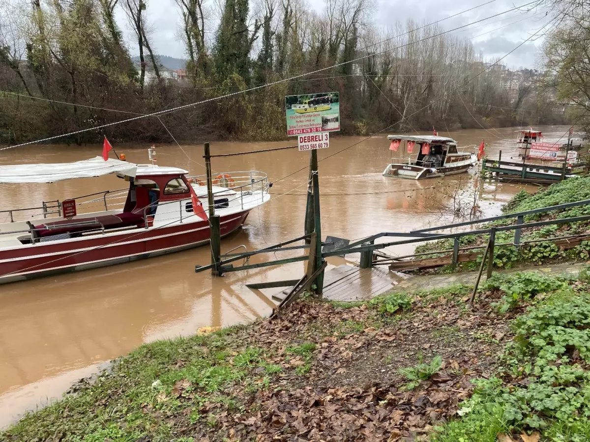 Bartın\'da sağanak yağış taşkınlara neden oldu