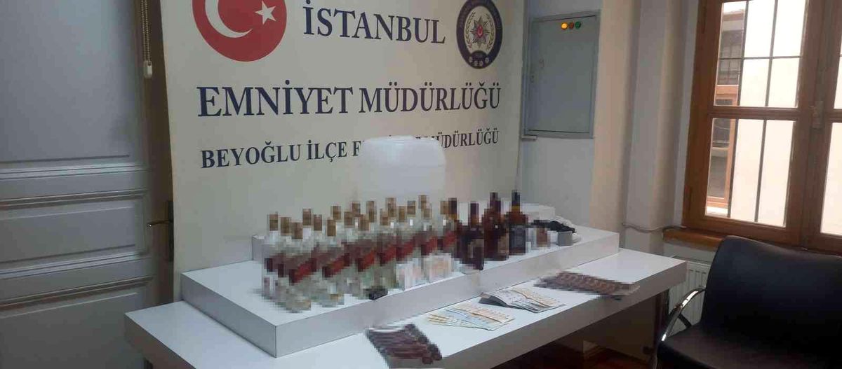 Beyoğlu\'nda tekel bayilerine şok baskın: Çok sayıda sahte alkol ele geçirildi