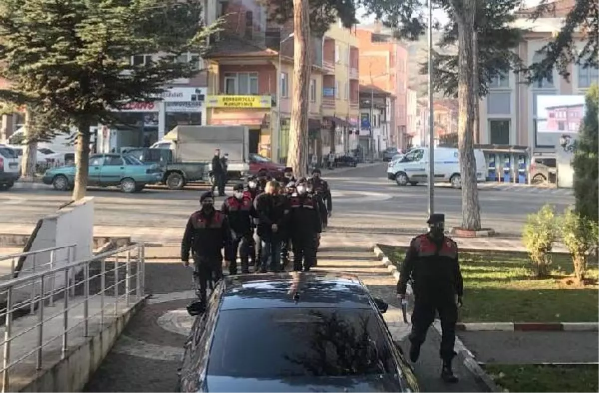 Bilecik'te kaçak kazıya 5 gözaltı