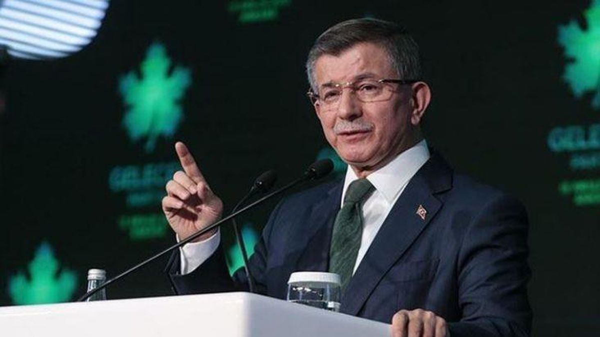 Davutoğlu\'ndan kur ve faiz tepkisi: Ortaokul öğrencisinin bile yapmayacağı hatalar