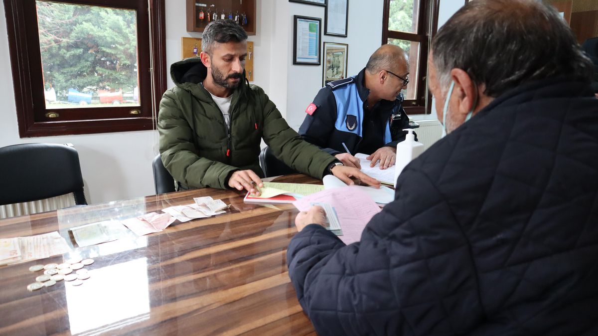 Düzce\'de bir dilencinin üzerinden 11 bin 810 lira çıktı