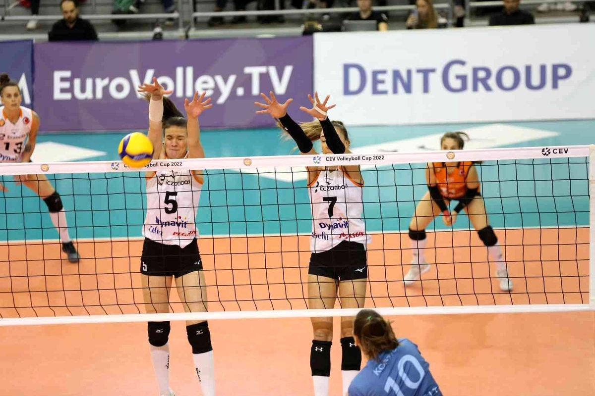 Eczacıbaşı Dynavit, CEV Kupası\'nda çeyrek finalde