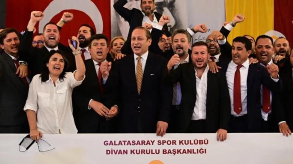 Galatasaray\'da yöneticiler bir bir istifa ediyor! Köksal Ünlü de bıraktı