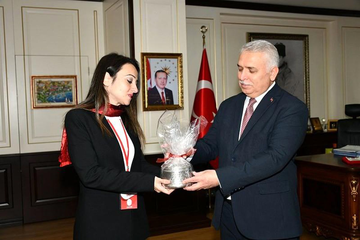 Gaziantep\'ten Tekirdağ\'a toprak ve Türk Bayrağı