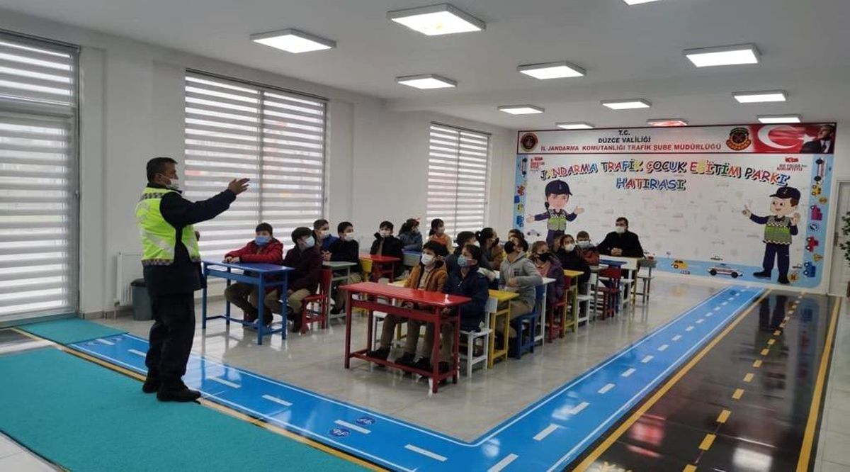 Son dakika haberleri: Jandarmadan miniklere trafik eğitimi